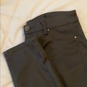 Gray Tinsel skinny pants size 29